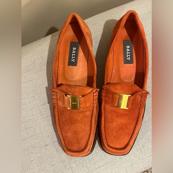 Bally Burnt Orange Suede Logo Tempest Loafers, size 6 - Picture 1 of 6